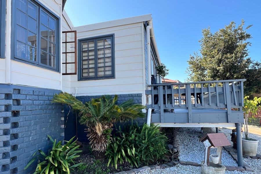 3 Bedroom Property for Sale in Wavecrest Eastern Cape